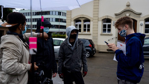 Prodzuent Samuel Scheidegger (rechts) behält den Überblick