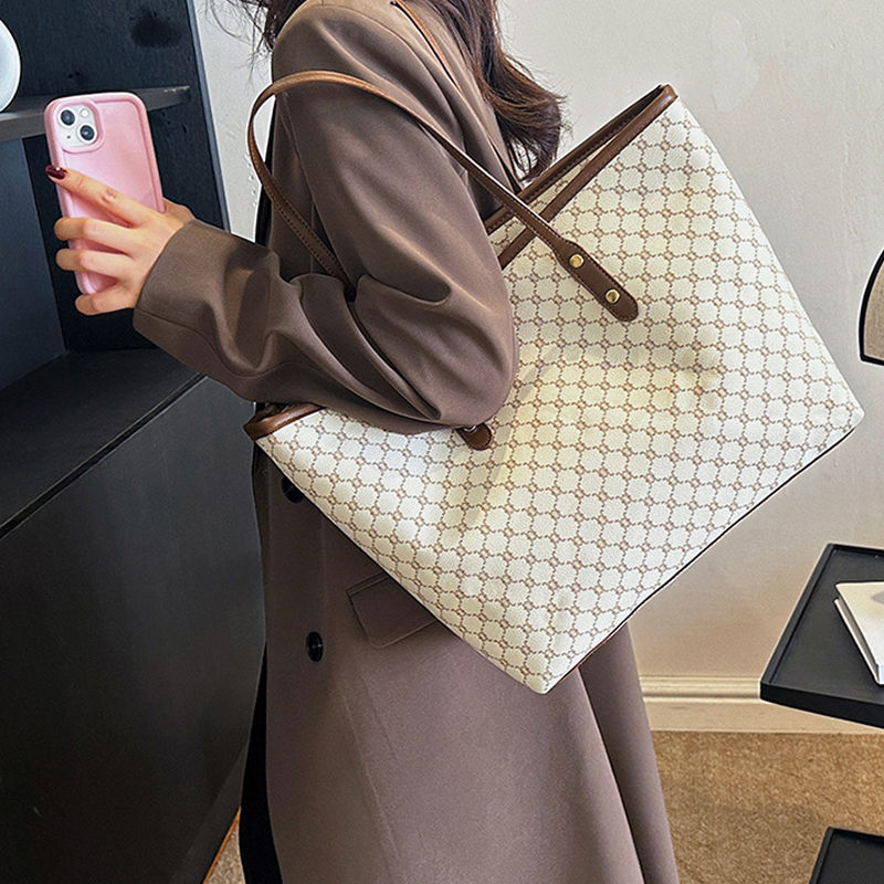 Thumbnail: Verona Tote Bag