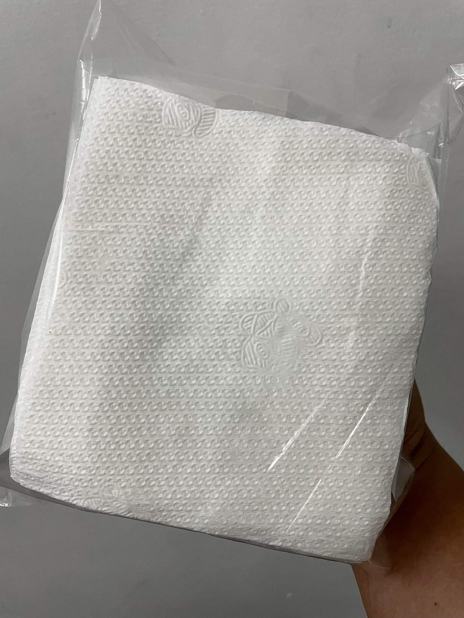whitequarterfoldednapkintissuesmallpack