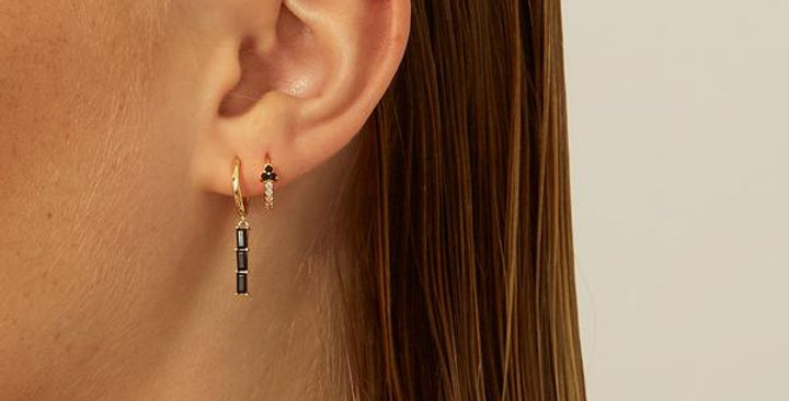 Aleyolé Black Ofelia Gold Earrings