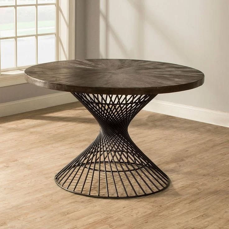 Thumbnail: Trpezarijski sto Vrtlog