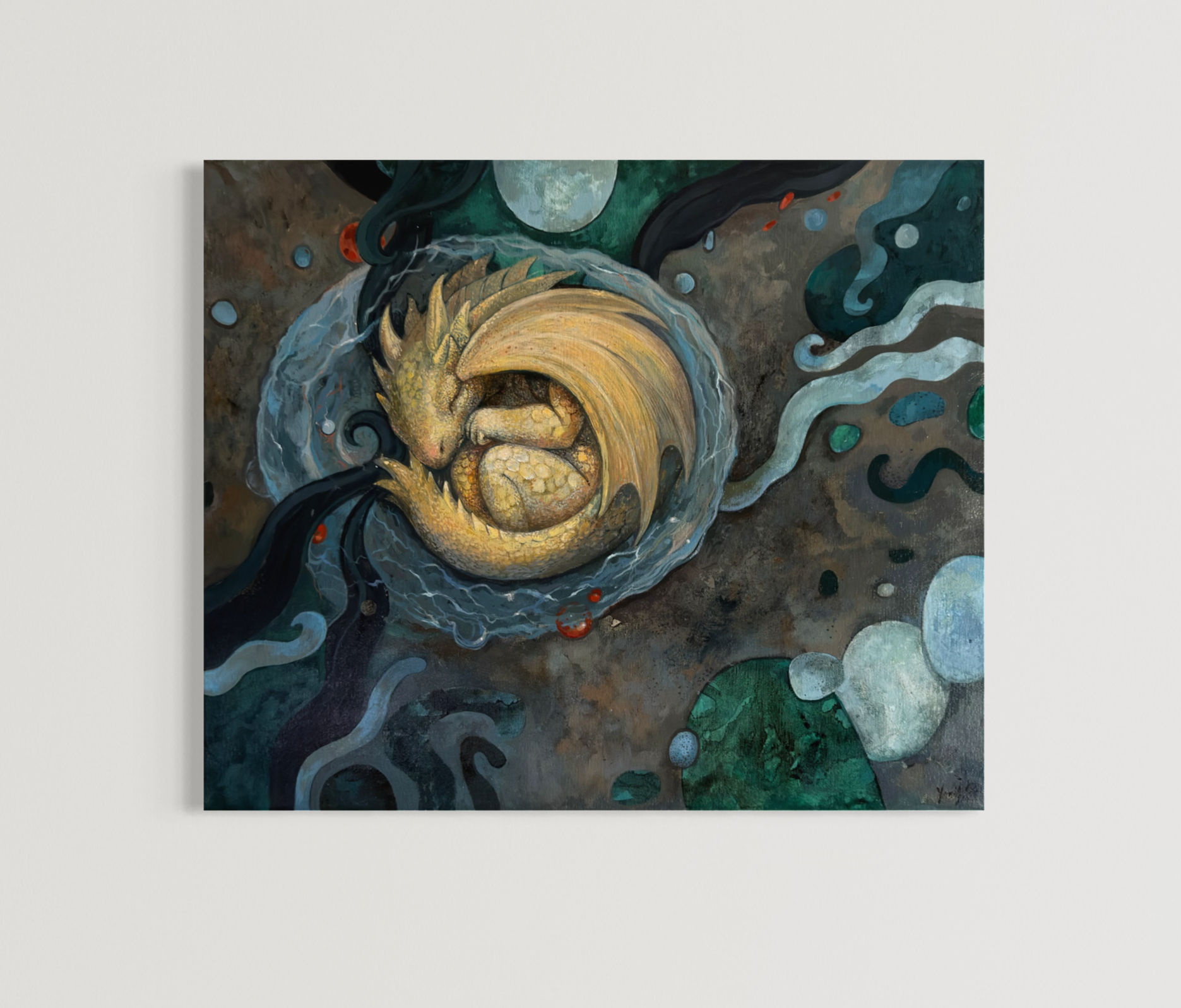 Obraz ze śpiącym smokiem w zielono-złotej kolorystyce