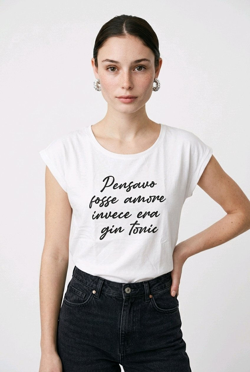 T-shirt con scritta Pensavo fosse amore invece era GinTonic