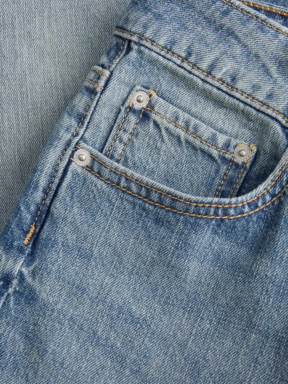 Thumbnail: Jeans straight fit lavaggio sabbiato