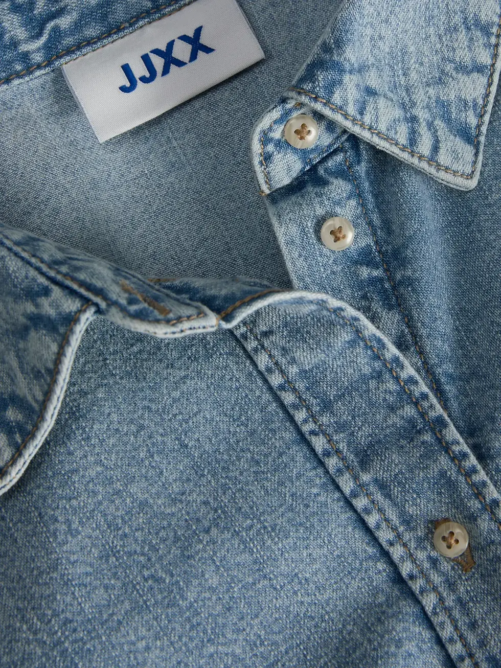 Thumbnail: Camicia jeans lavaggio chiaro