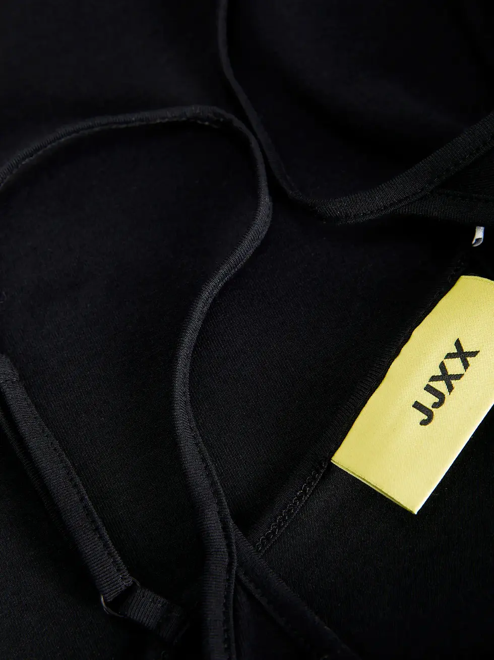 Thumbnail: Abitino a canotta con spalline sottili