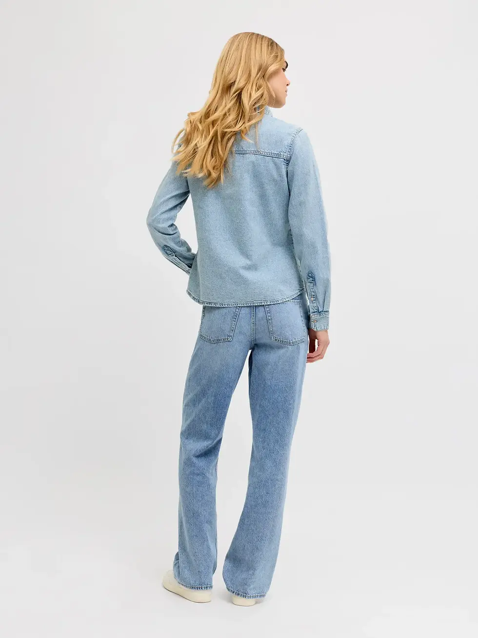 Thumbnail: Jeans loose lavaggio chiaro