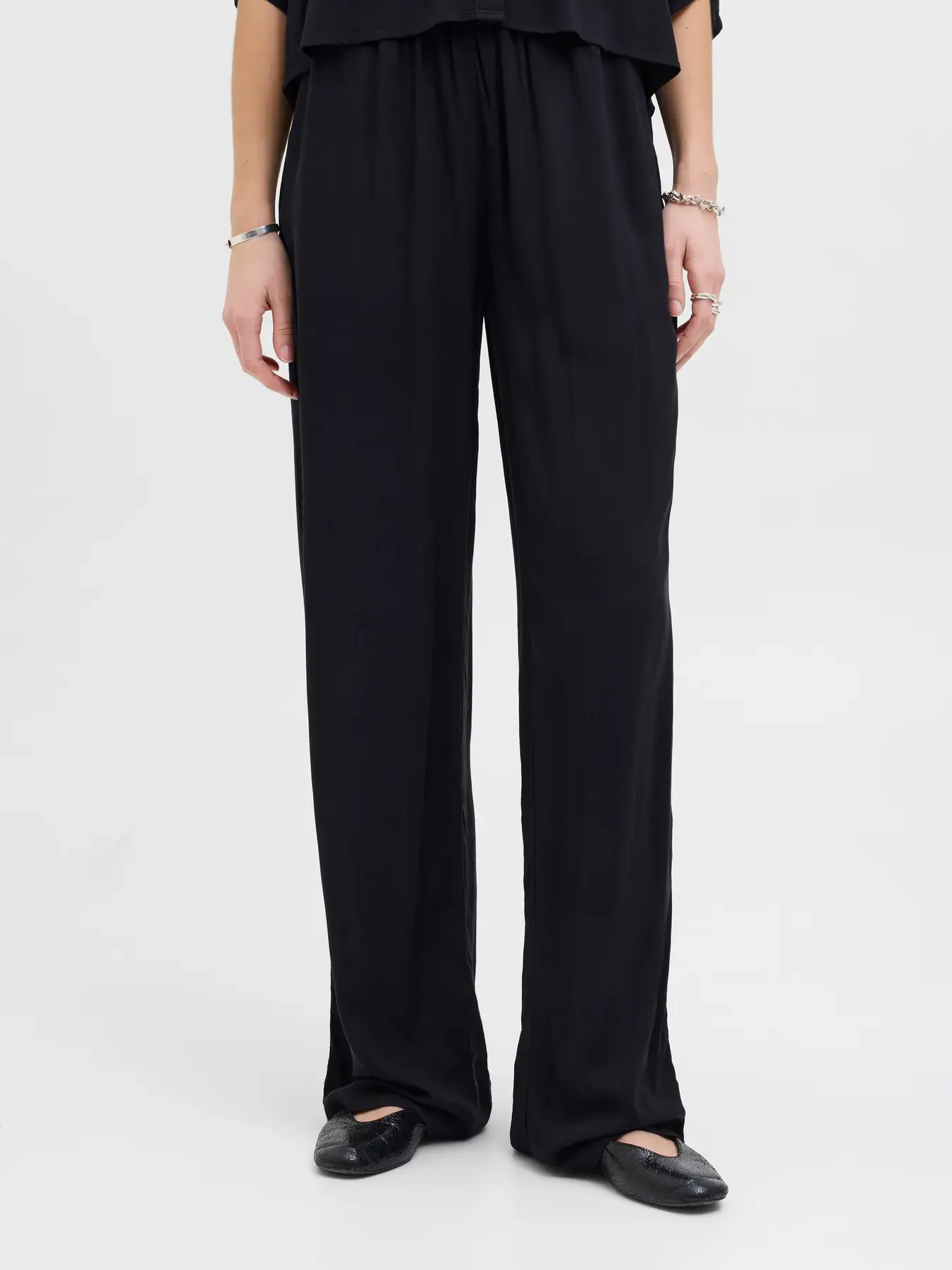 Pantaloni neri a palazzo in viscosa
