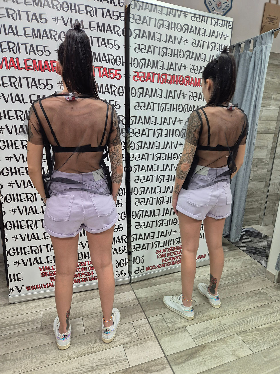 Thumbnail: Short in denim con risvoltino lilla