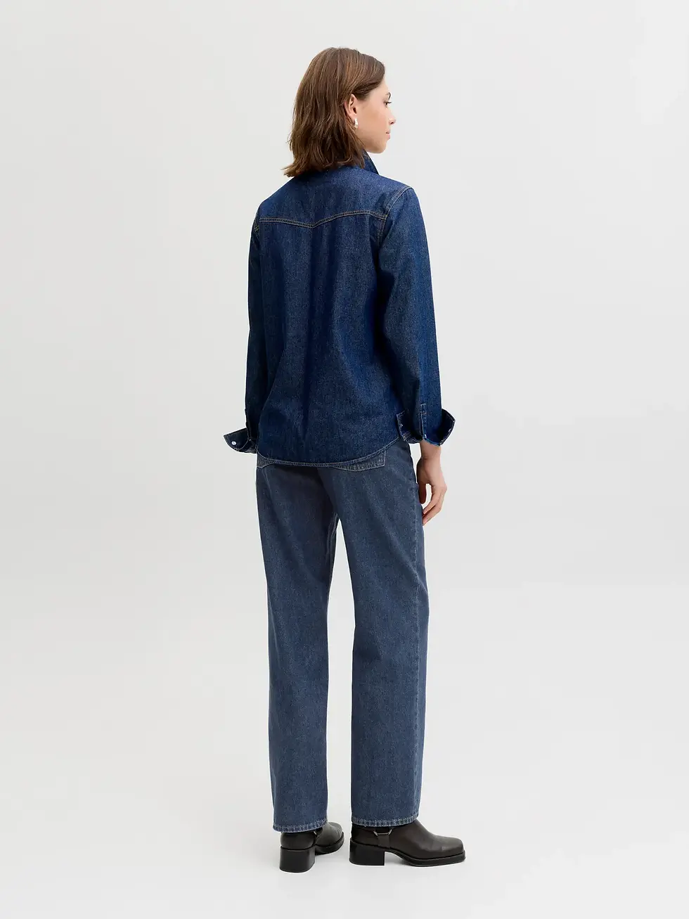 Thumbnail: Jeans loose lavaggio scuro