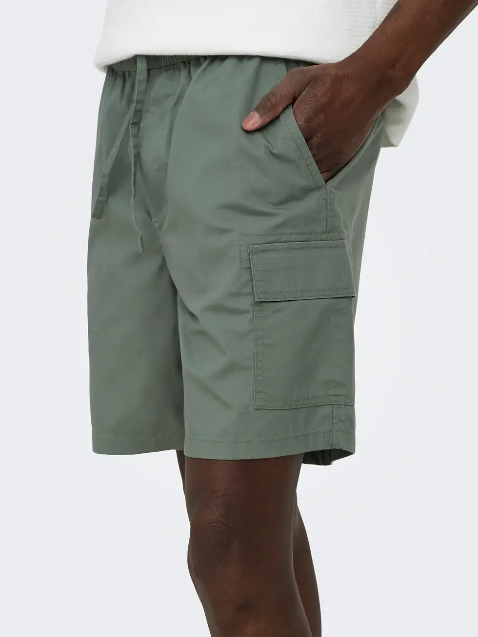 Thumbnail: Bermuda cargo verdi in misto cotone