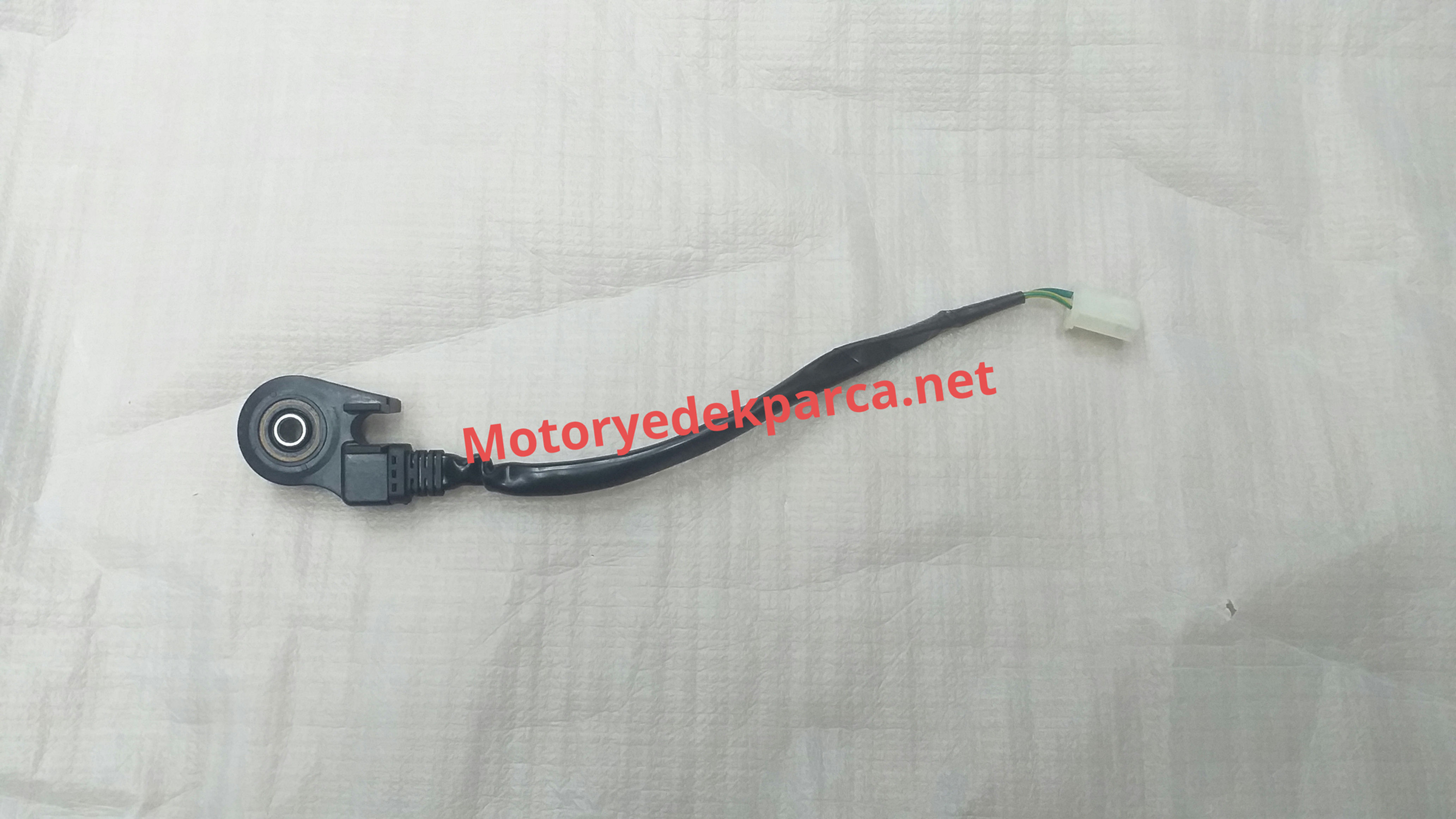 YUKI LEILI YAN AYAK MÜŞÜR