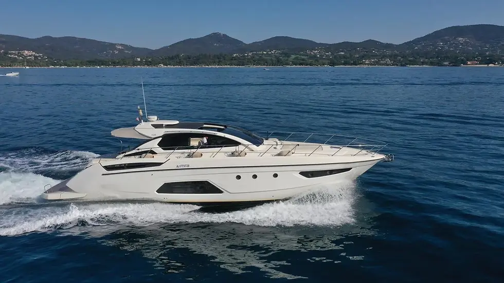 Azimut 58 luxury yacht for charter in the Mediterranean, French Riviera yacht rental by Navélia Yacht Charter