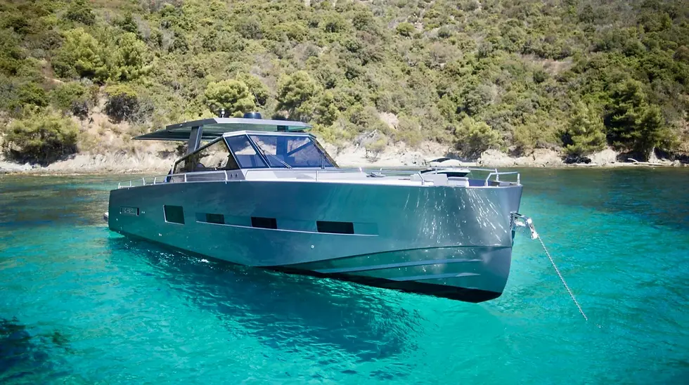 GLADIATOR 493 sport yacht cruising at high speed along the French Riviera, ideal for entertaining in Monaco and Cannes