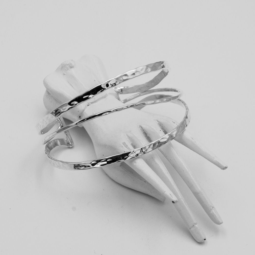 HAMMER TEXTURE SILVER BANGLE