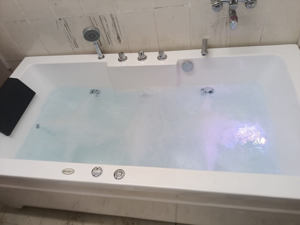 Thumbnail: QUASAI Semi Loaded Single Seater Jacuzzi Bathtub
