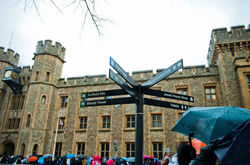 De-_Tower of London_Tour .jpg