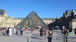louvre-195720_1920.jpg