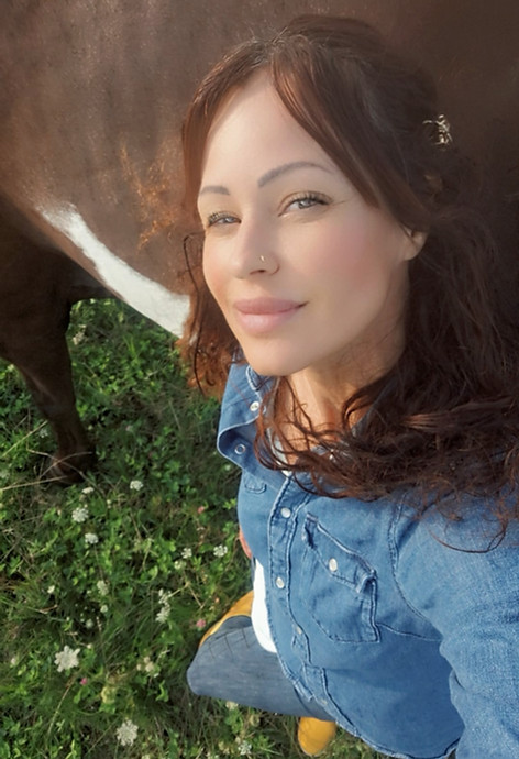 Claire Bild_edited.jpg