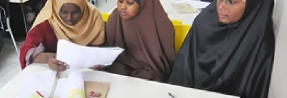 Somali-Girls-at-Advantage-Center.jpg