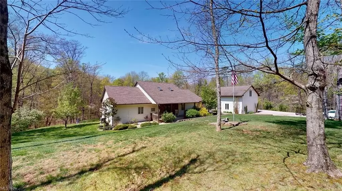 NEW LISTING $389,900