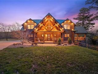 NEW LISTING $445,000