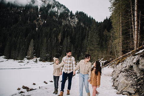 Famille à la montagne