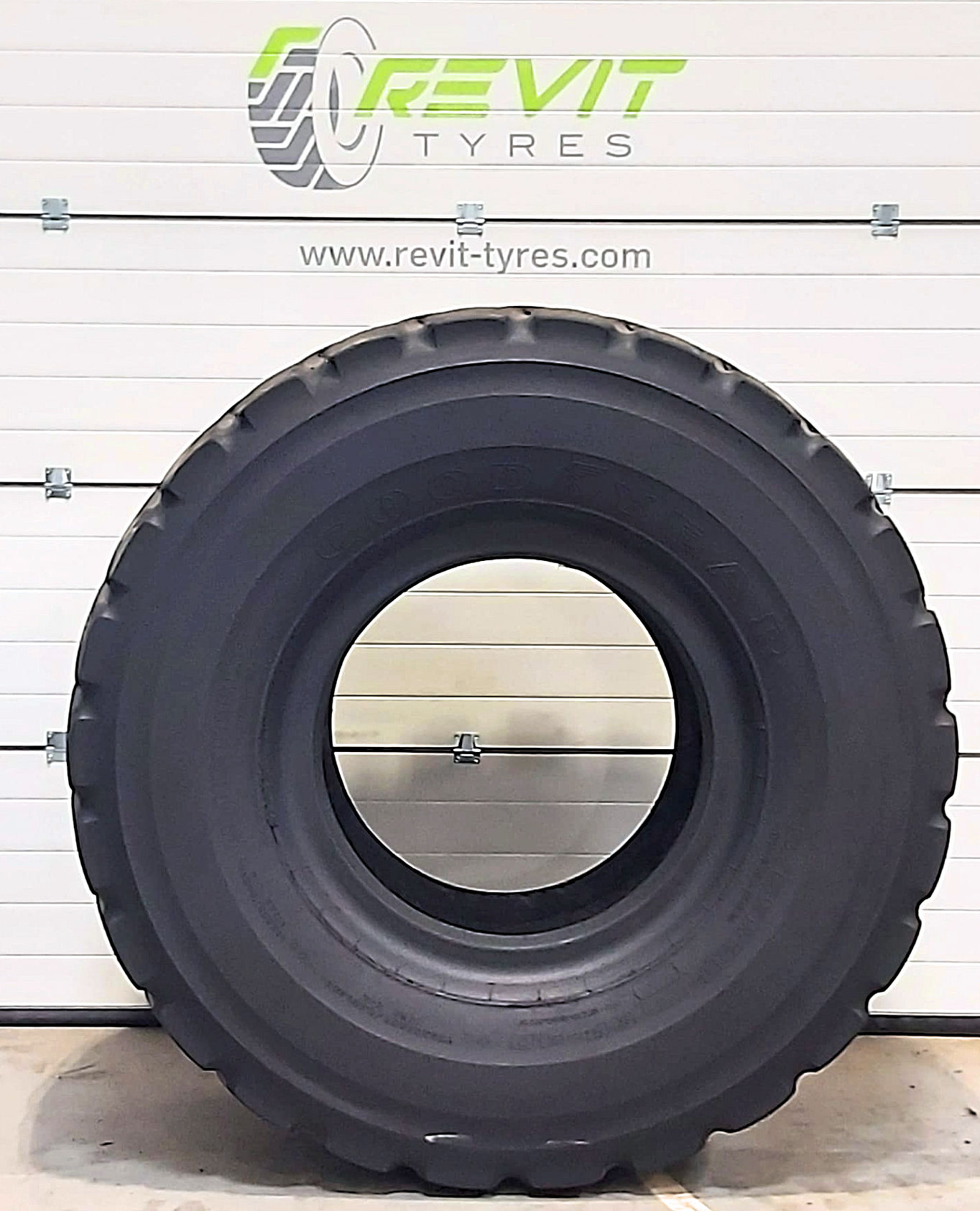 Good Year 775/65 R29 GP 4D