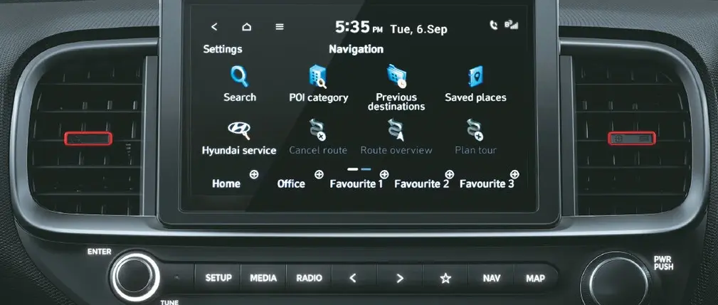 20.32 cm (8") HD infotainment system with Bluelink