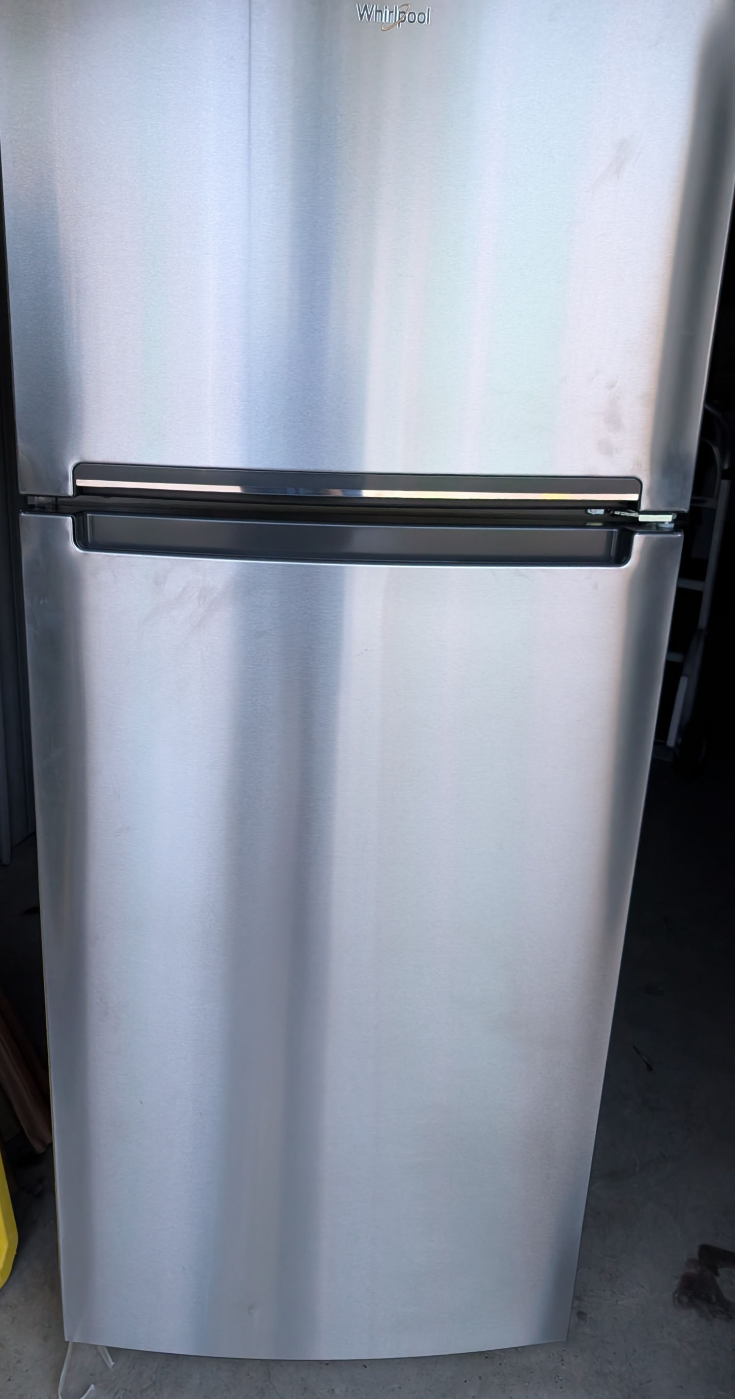 Whirlpool - Refrigerator Top Freezer - Stainless