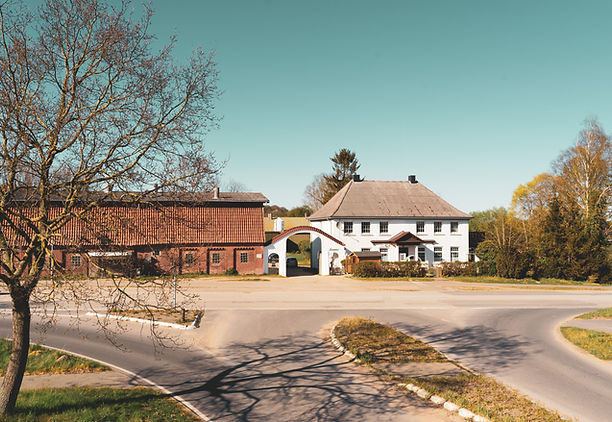 Travenhof_Landwirtschaft_Hühnerhaltung_Ackerbau_Schweinehaltung