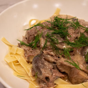 Slow cooker beef stroganoff