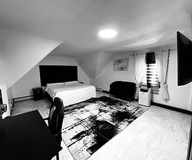 Hempstead Attic Suite w/Private Bath