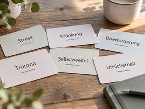 Sachliche Darstellung verschiedener Begriffe für belastende Erfahrungen, die nicht vorschnell unter Trauma zusammengefasst werden sollten.