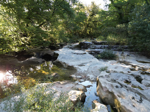 Sur les Traces des Eaux Sauvages : Explorer les Gorges de Thurignin et la Cascade de Cerveyrieu