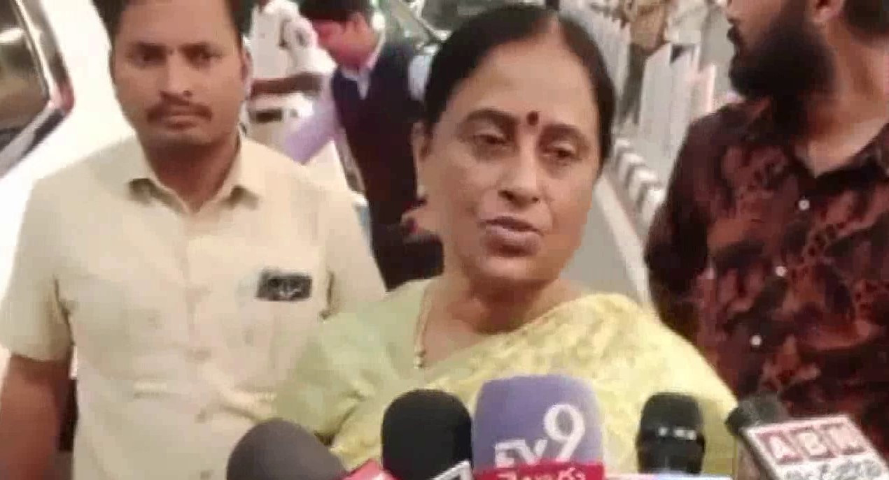 The dispute intensified Wednesday after Surekha met Congress president Mallikarjun Kharge in New Delhi to explain her position in a controversy that began with public remarks by her daughter, Konda Sushmita Patel, against Revanth Reddy.