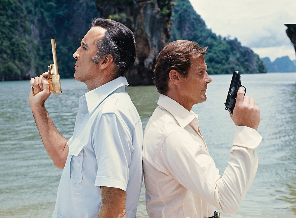 Cena do filme "007 contra o Homem com a Pistola de Ouro"