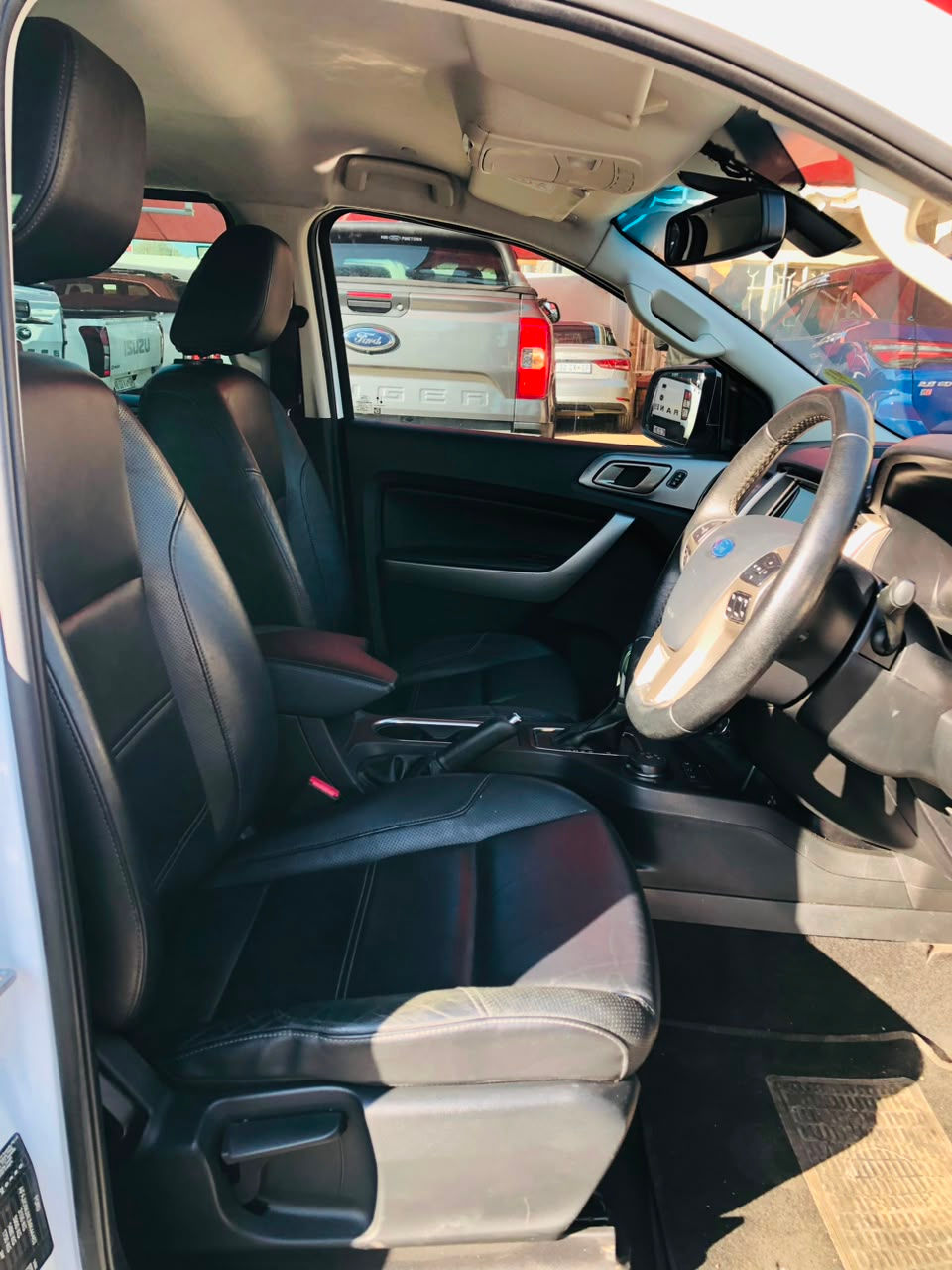 Thumbnail: 2021 Ford Everest 2.0 Bitubo 4x4 XLT: 101000km, FSH, Auto, Diesel. 