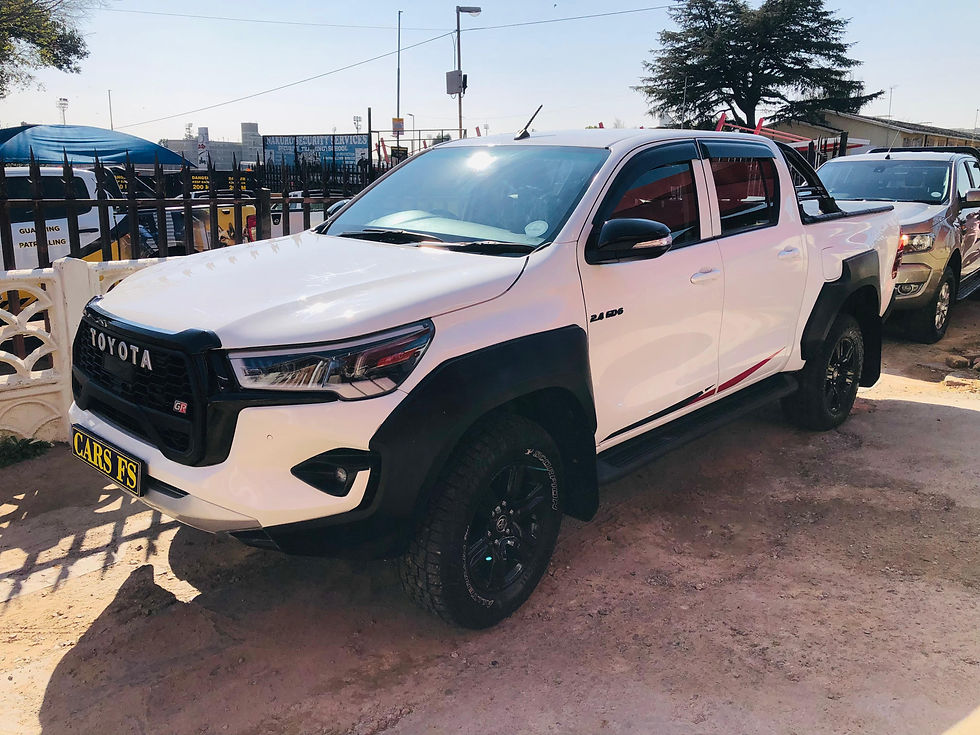Thumbnail: 2025 Toyota Hilux 2.4DG-6 Bakkie 4x4: 69000km, FSH, Auto, Diesel.