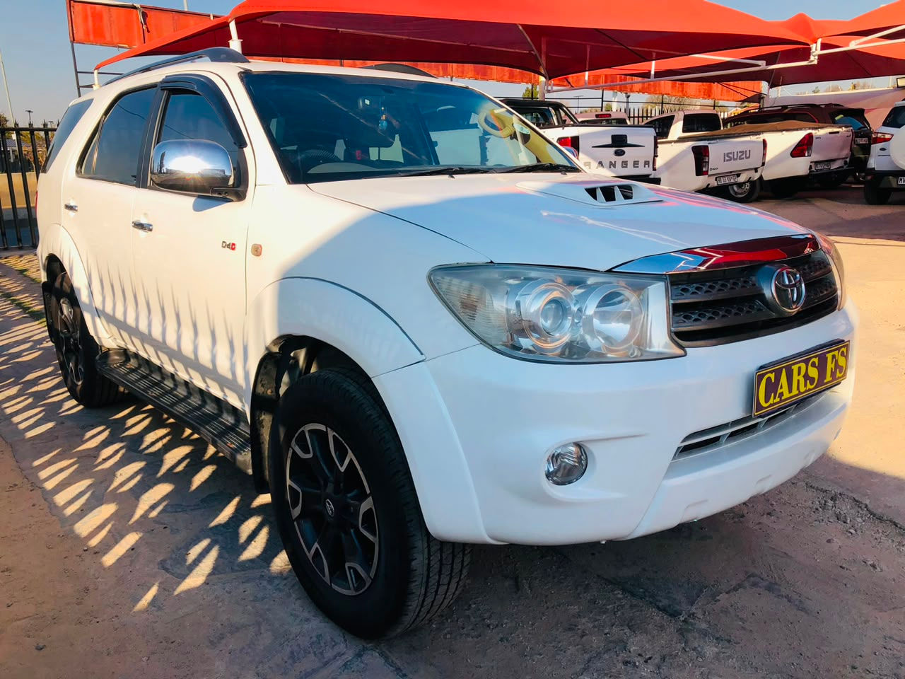 2011 Toyota Fortuner 3.0 D4D 4x4: 119000km, Manual, Diesel.