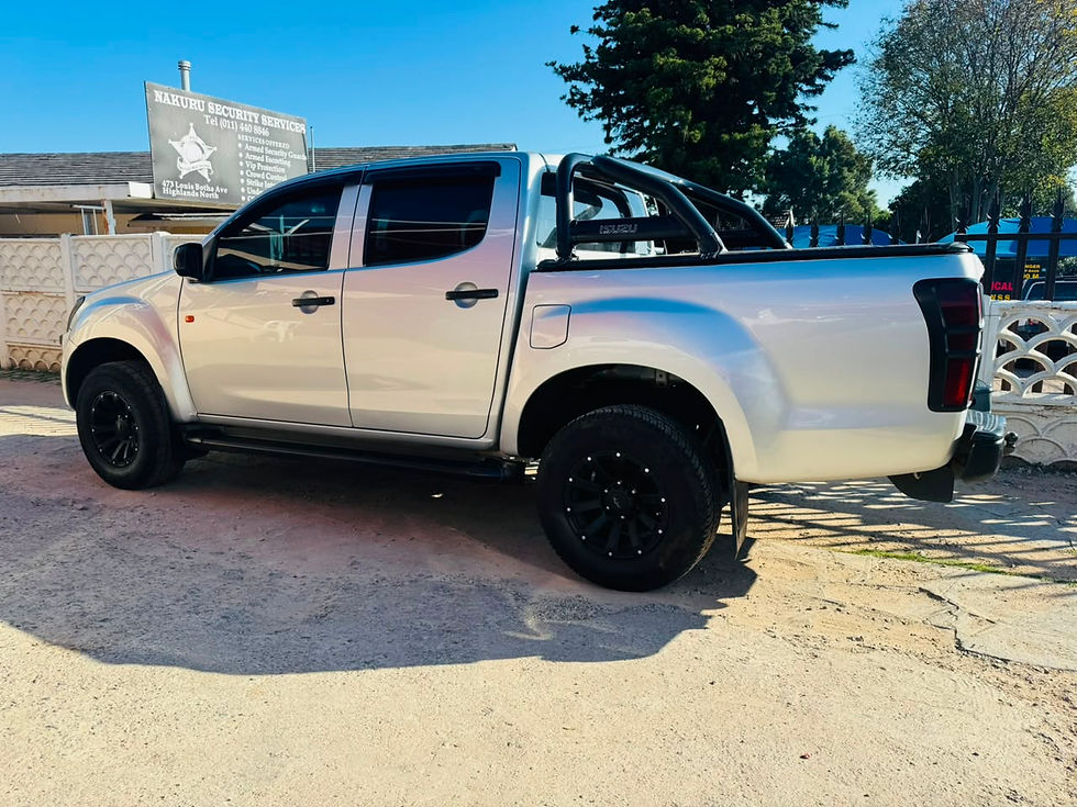 Thumbnail: 2019 Isuzu KB 250T-teq D/C: 103000km, FSH, Manual, Diesel.