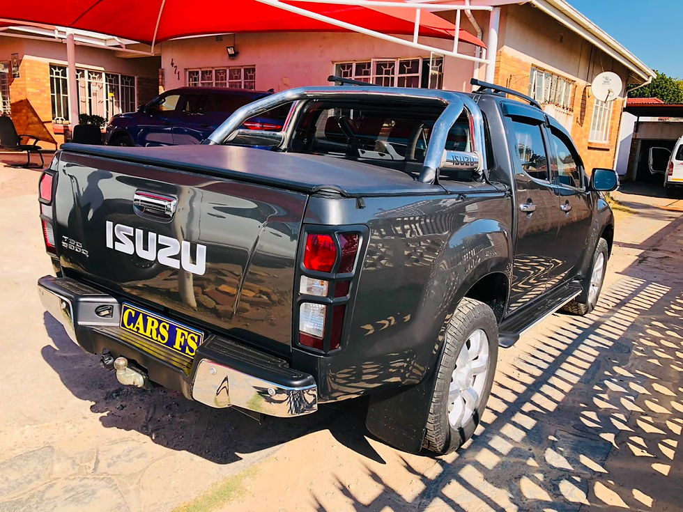 Thumbnail: 2015 Isuzu KB 300 T-teq: 98000Km, FSH, Auto, Diesel.