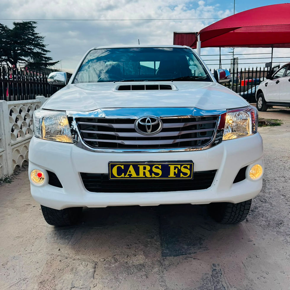 Thumbnail: 2014 Toyota Hilux 3.0D4D E/C 4x4: 102000km, Manual, Diesel.