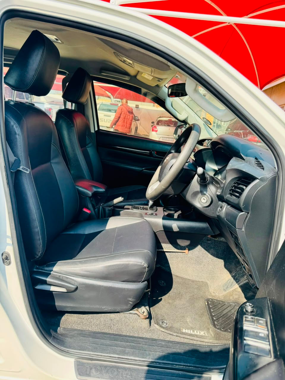 Thumbnail: 2019 Toyota Hilux 2.4GD-6 D/C 4x4: 102000km, FSH, Auto, Diesel.