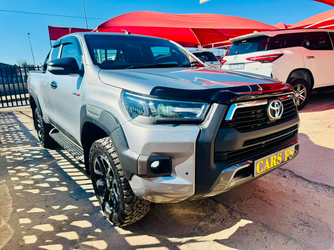 2022 Toyota Hilux 2.8GD-6 Extra Cab Legend 4x4: 79000km, FSH, Manual, Diesel.
