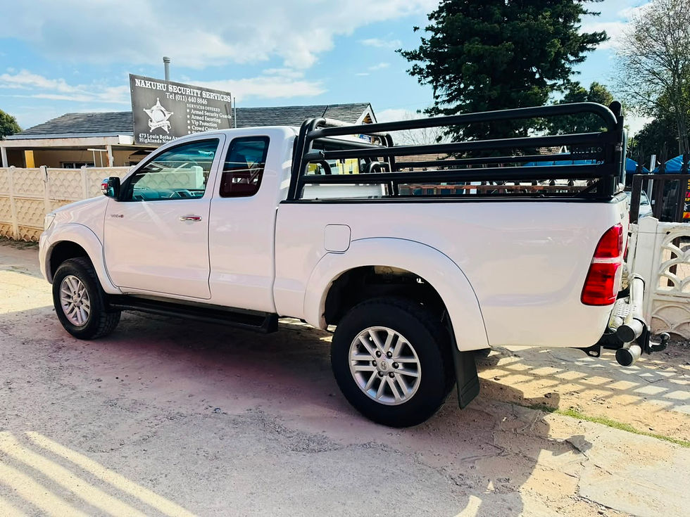 Thumbnail: 2014 Toyota Hilux 3.0D4D E/C 4x4: 102000km, Manual, Diesel.