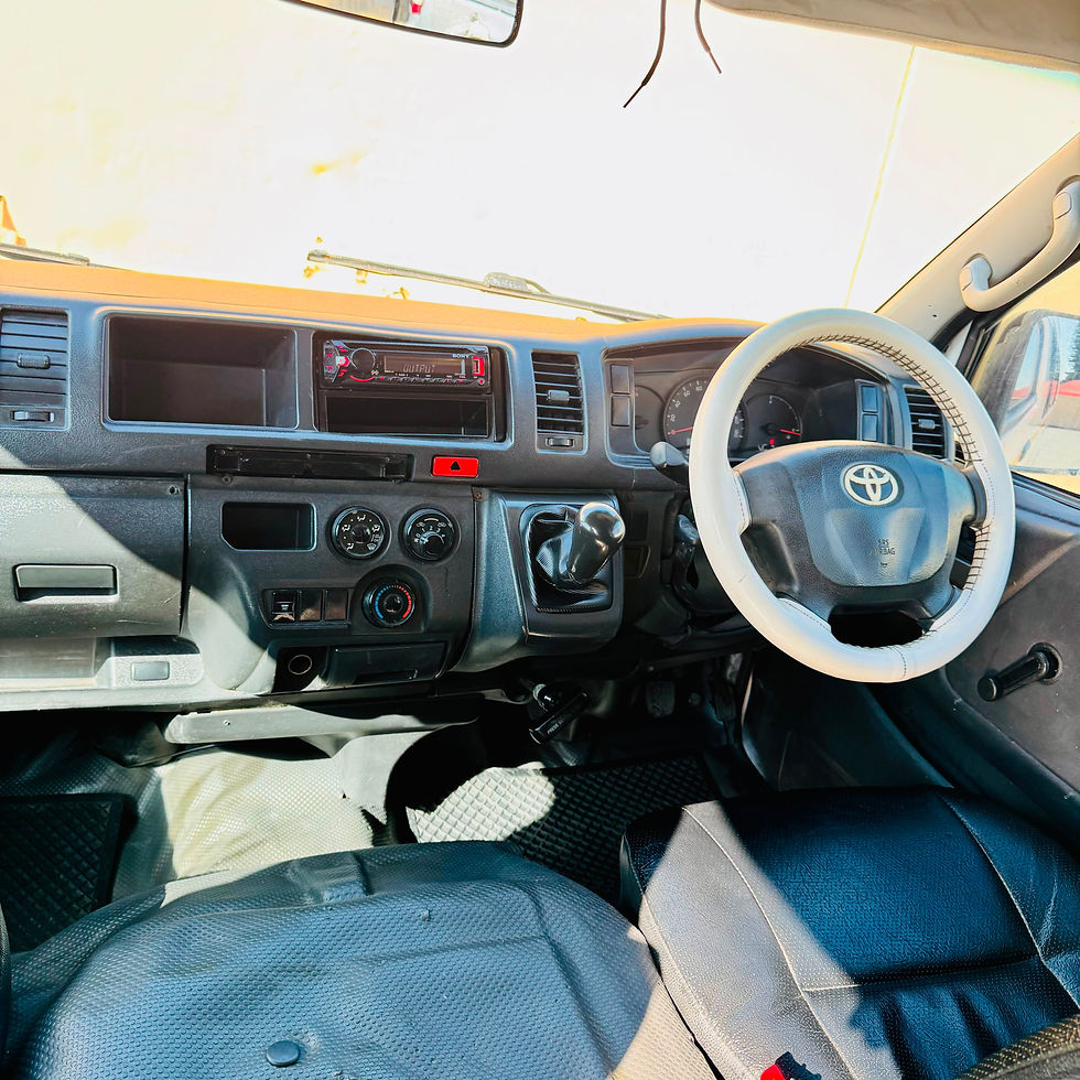 Thumbnail: 2016 Toyota Quantum 2.5 D4D:142000km, Manual, Diesel.
