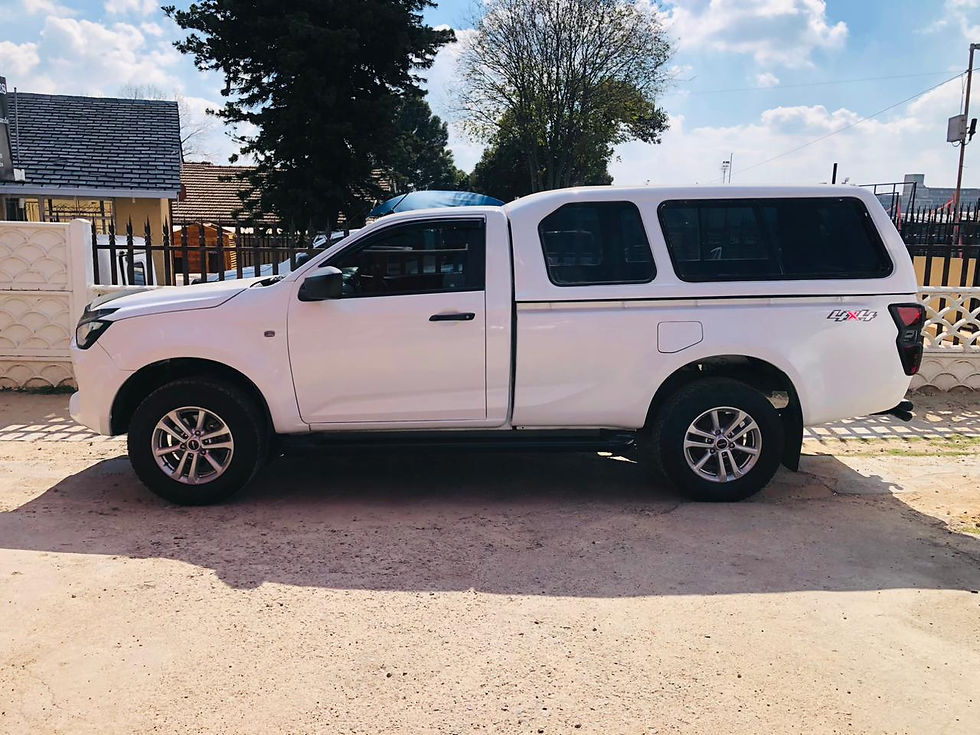 Thumbnail: 2019 Isuzu KB 250-Teq, 127000km, FSH, Manual, Diesel.
