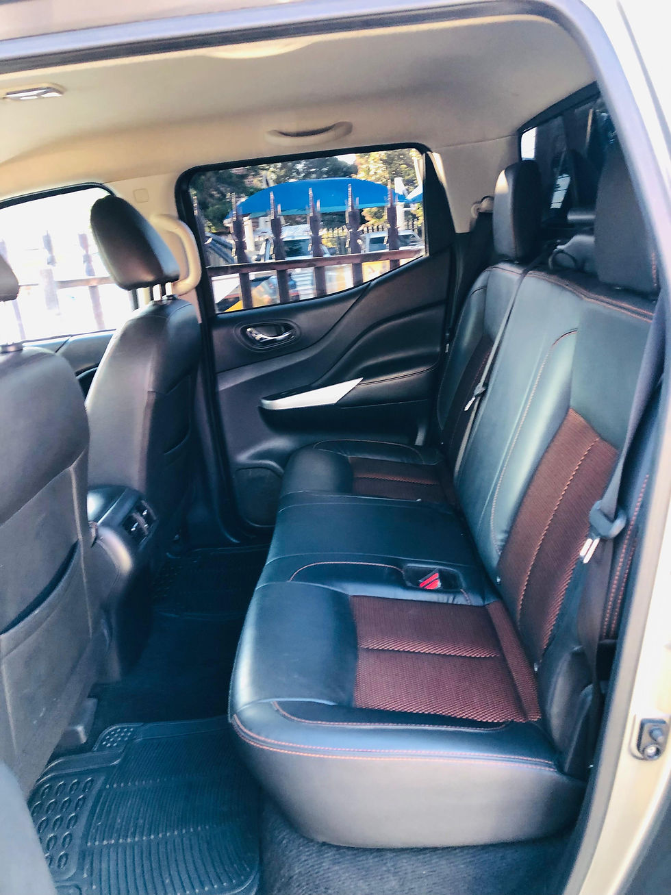 Thumbnail: 2020 Nissan Navara Stealth 2.3 Full-house 4x4: 97000km, FSH, Auto, Diesel.