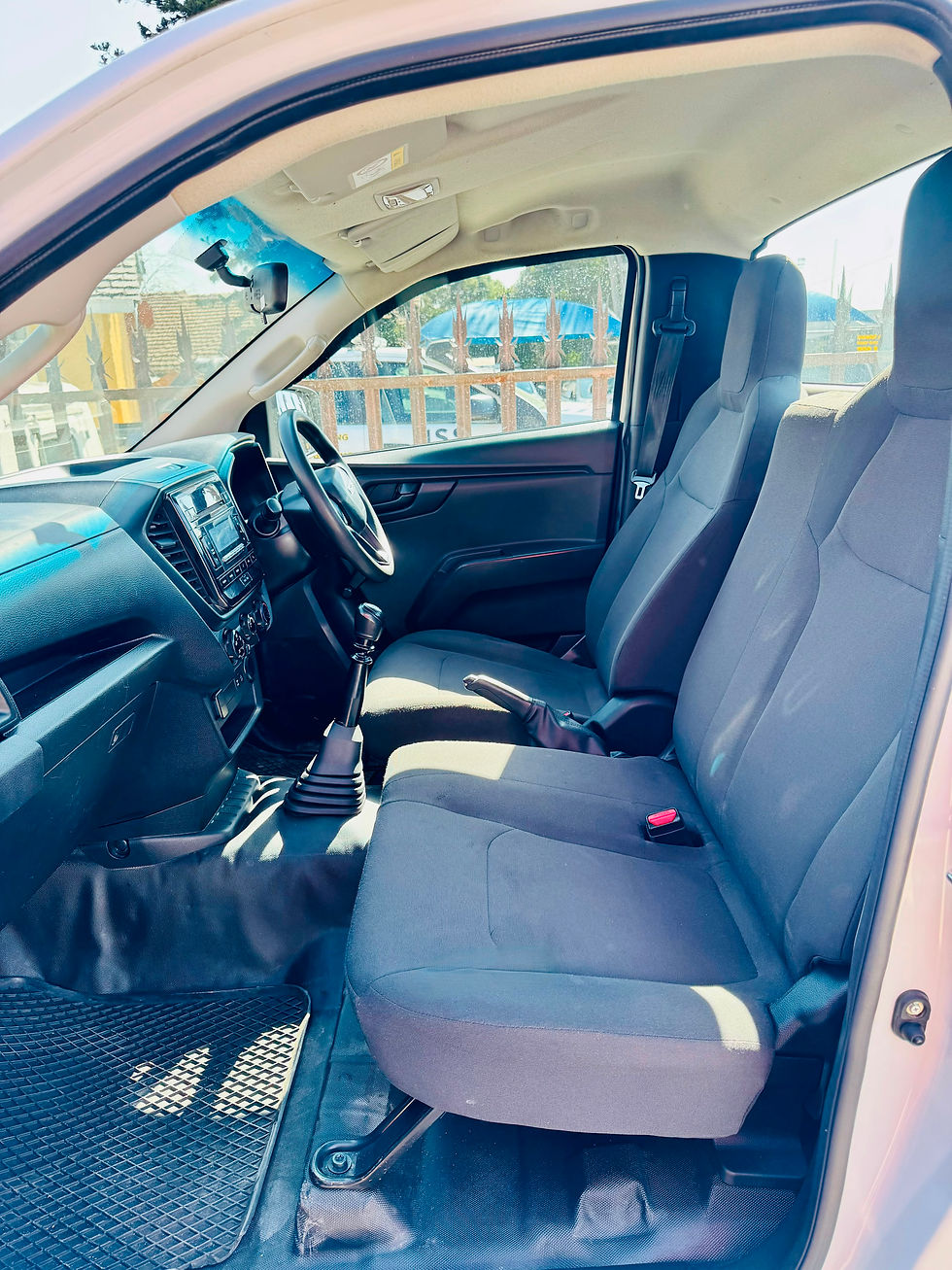 Thumbnail: 2023 Isuzu D-Max 1.9TD Single Cab: 67000km, FSH, Manual, Diesel.